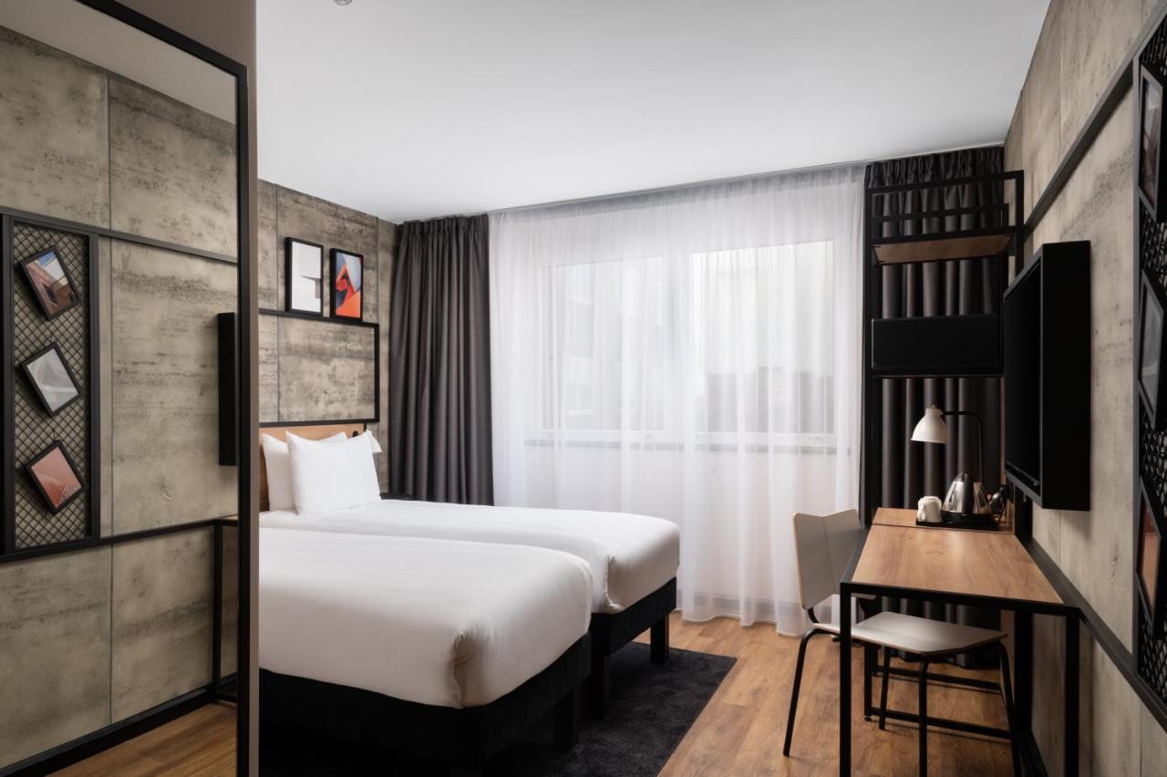 Отель Ibis London Earls Court Экстерьер фото