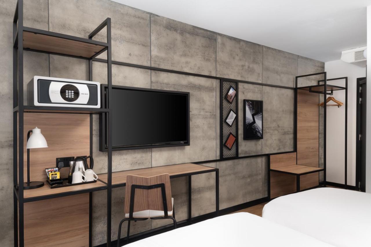 Отель Ibis London Earls Court Экстерьер фото