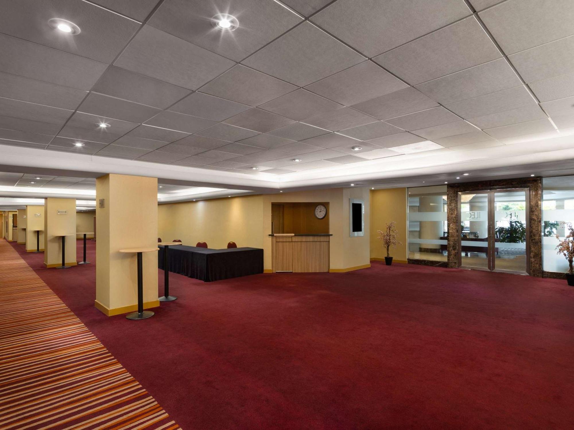 Отель Ibis London Earls Court Экстерьер фото