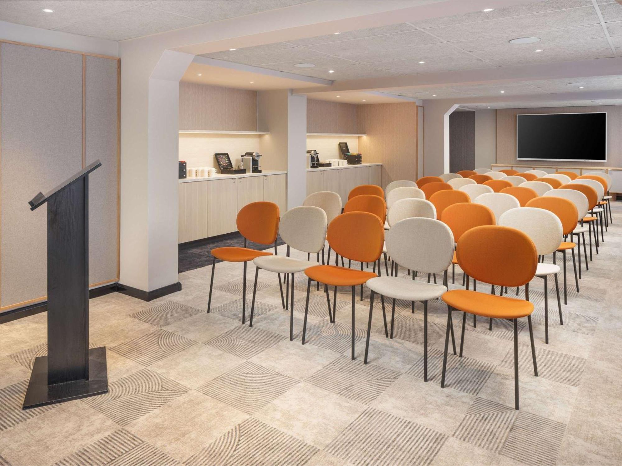 Отель Ibis London Earls Court Экстерьер фото