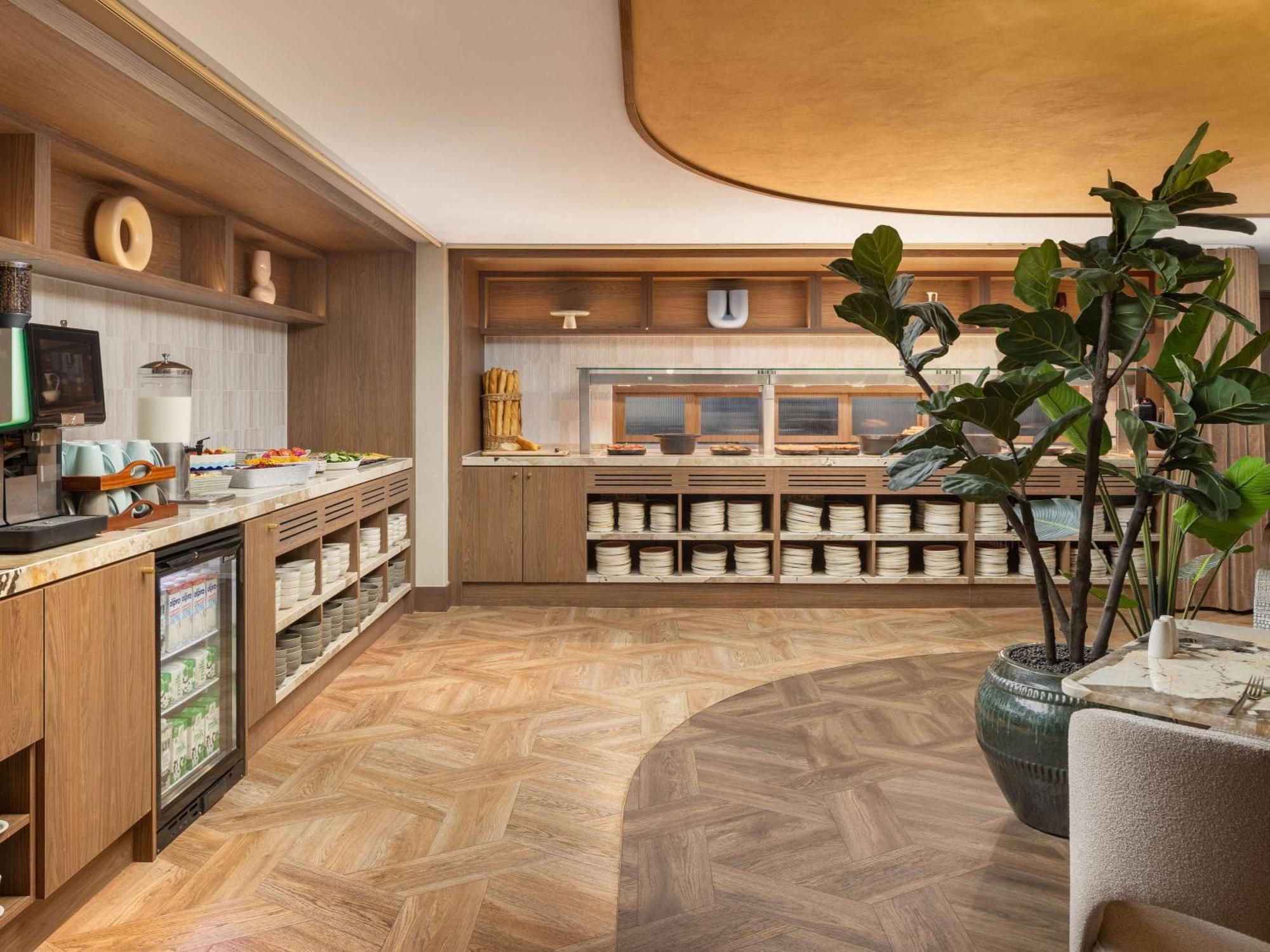 Отель Ibis London Earls Court Экстерьер фото