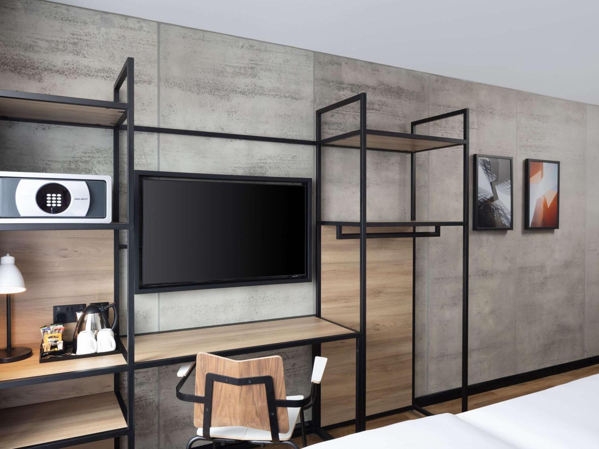Отель Ibis London Earls Court Экстерьер фото
