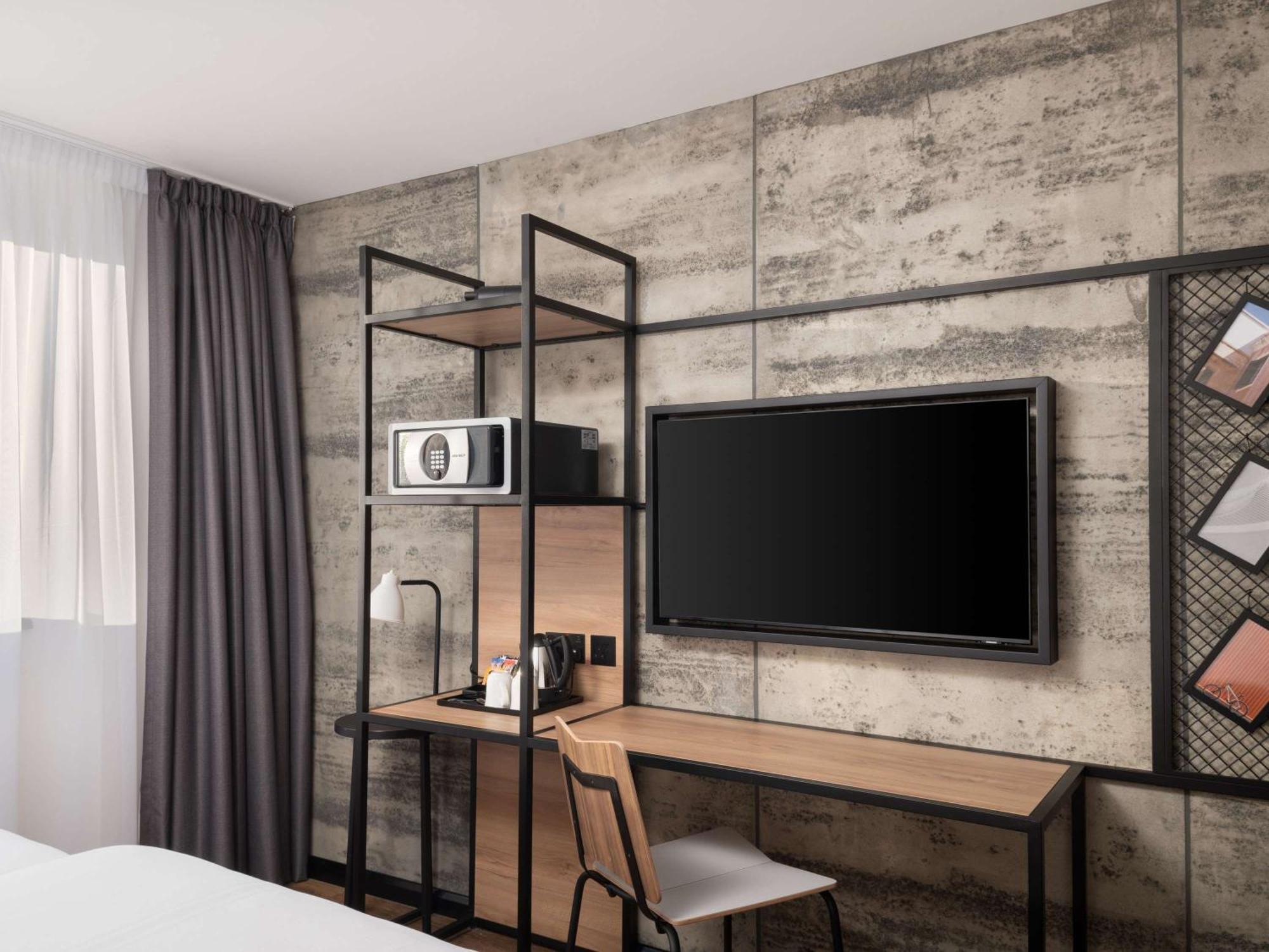 Отель Ibis London Earls Court Экстерьер фото